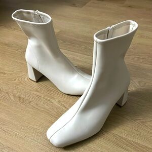 Light Cream Pippa Stretch Boots